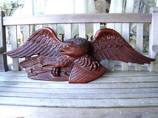 A beautiful carved mahogany American Eagle, first half of the 20th century. — image 2